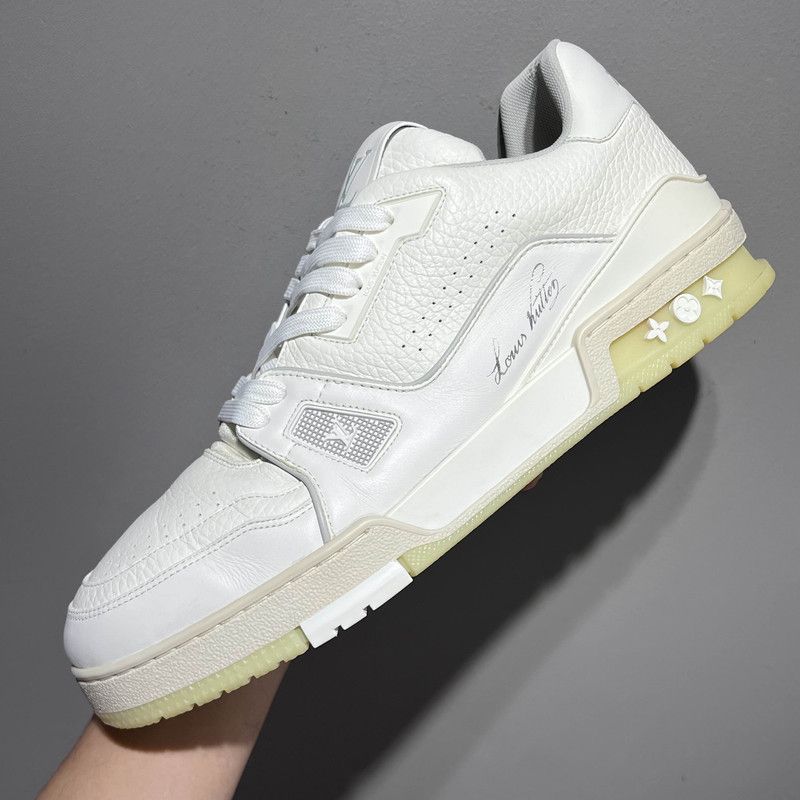 Louis Vuitton Louis Vuitton Trainer White Low-Top Fashion Sneakers 0079 Size US 10 / EU 43 - 13 Thumbnail