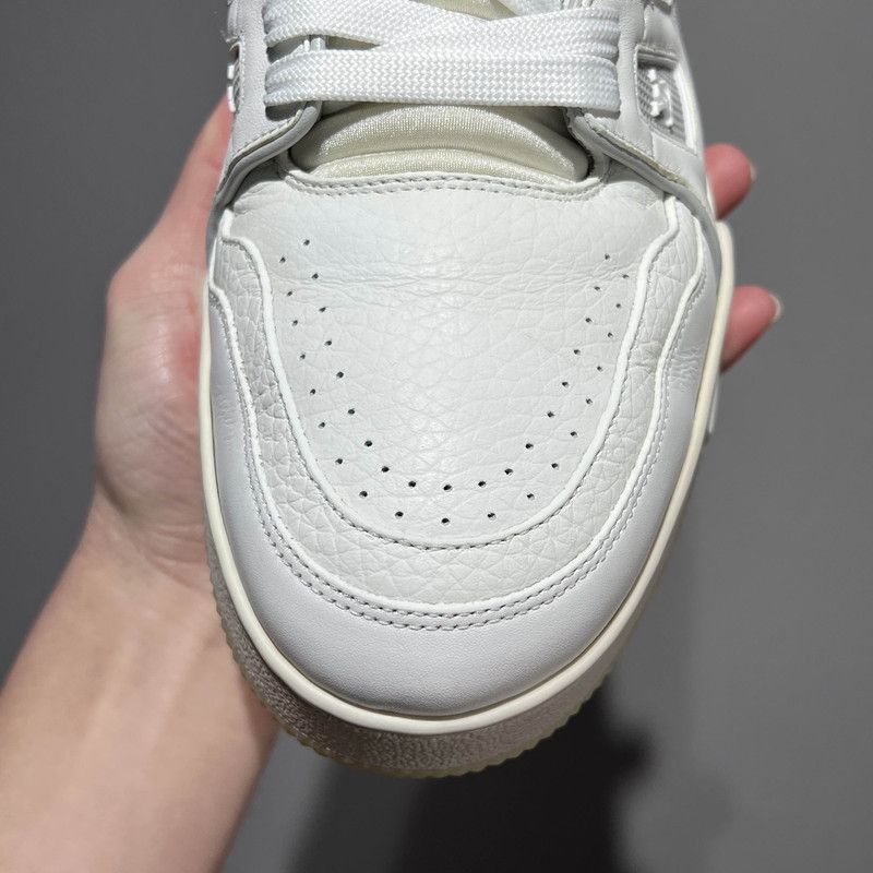 Louis Vuitton Louis Vuitton Trainer White Low-Top Fashion Sneakers 0079 Size US 10 / EU 43 - 14 Thumbnail
