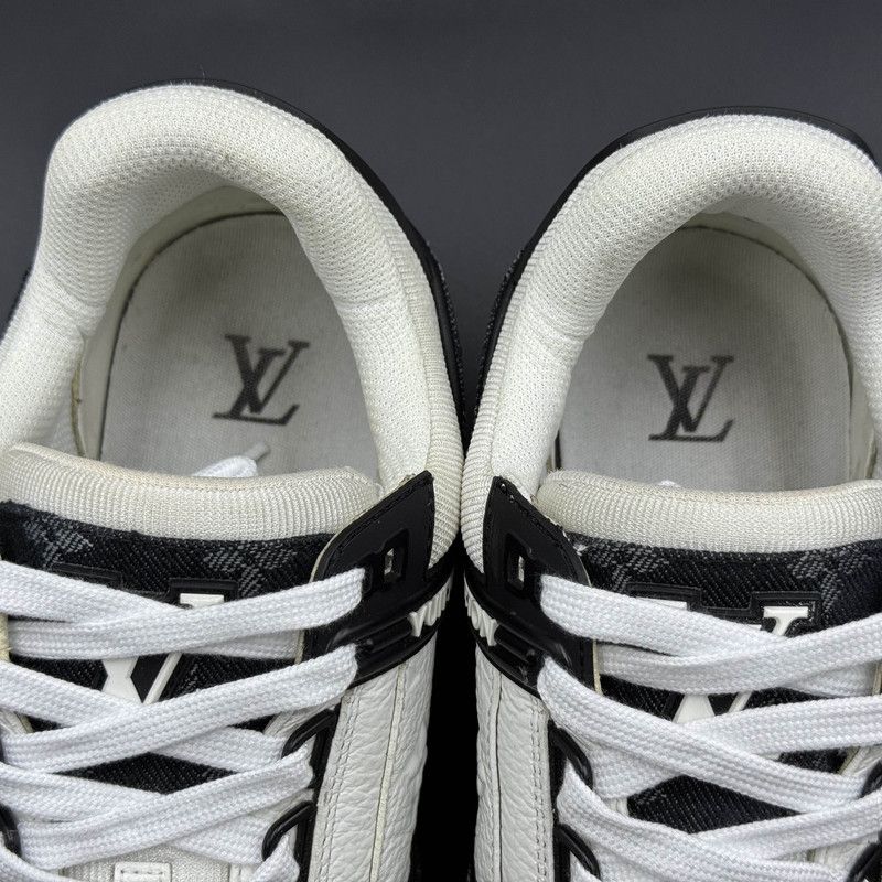 Louis Vuitton Louis Vuitton Trainer Panda Low-Top Sneakers 0079 Size US 10 / IT 40 - 9 Thumbnail