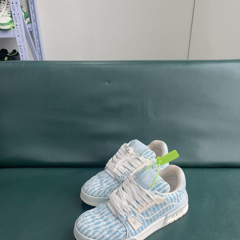 Louis Vuitton Louis Vuitton Blue Low-Top Fashion Sneakers 0079 Size US 9 / IT 39 - 2 Thumbnail