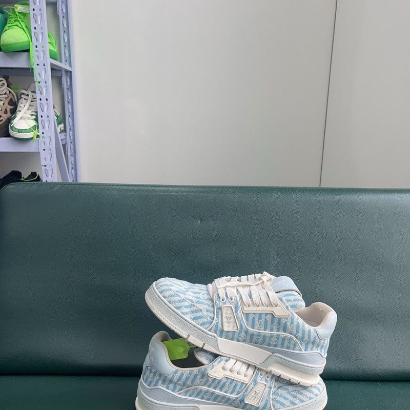 Louis Vuitton Louis Vuitton Blue Low-Top Fashion Sneakers 0079 Size US 9 / IT 39 - 5 Thumbnail