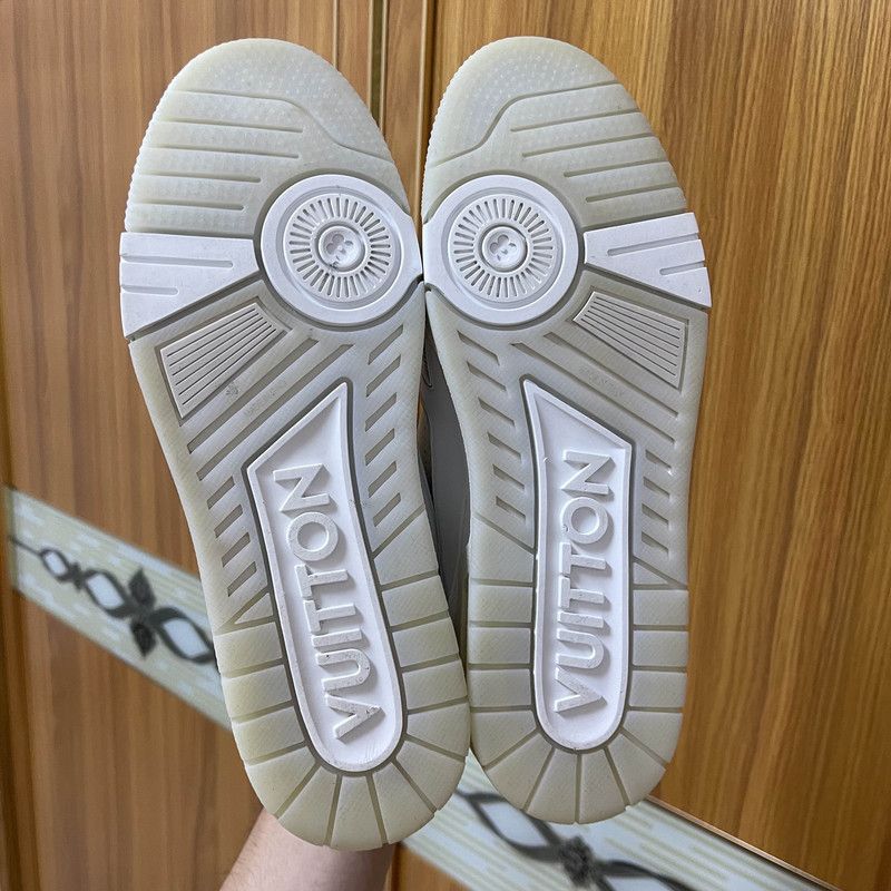 Louis Vuitton Louis Vuitton Trainer White Low Fashion Sneakers 0079 Size US 10 / IT 40 - 4 Thumbnail