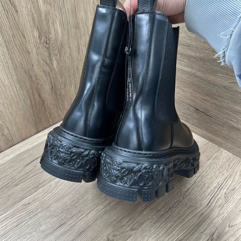 Louis Vuitton Louis Vuitton Black Chelsea Boots for Men 0079 Size US 7 / EU 40 - 3 Thumbnail