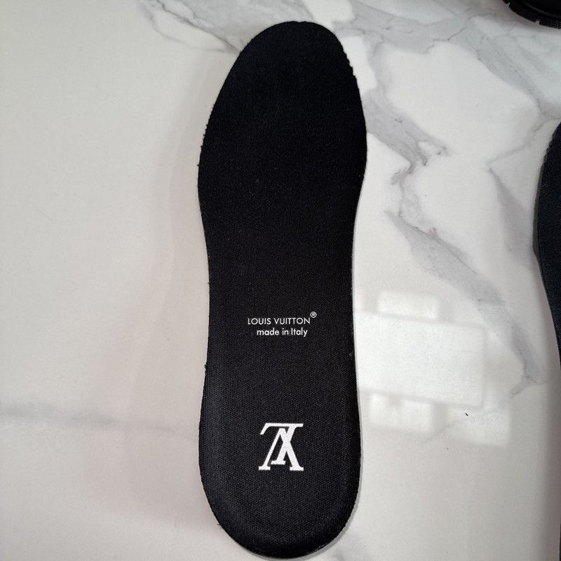 Louis Vuitton Louis Vuitton Trainer Leather Low-Top Sneakers 0079 Size US 8.5 / EU 41-42 - 10 Thumbnail