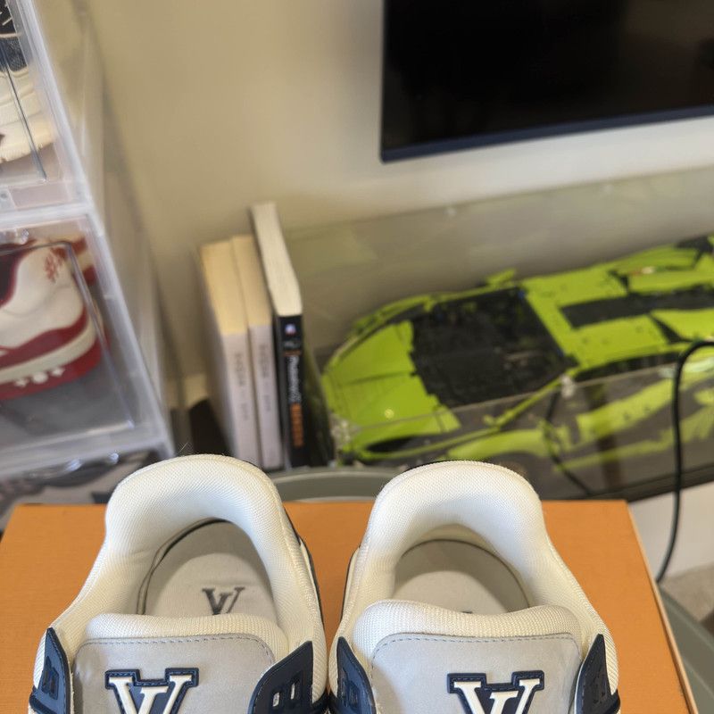 Louis Vuitton Louis Vuitton Blue White Trainer Sneakers for Men and Women 0079 Size US 8.5 / EU 41-42 - 12 Thumbnail