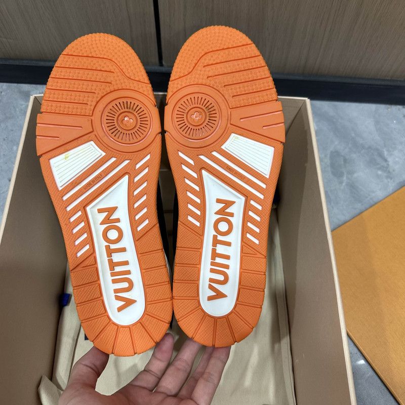 Louis Vuitton Louis Vuitton Trainer Leather Low-Top Sneakers 0079 Size US 8.5 / EU 41-42 - 4 Thumbnail