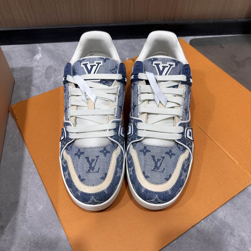 Louis Vuitton Louis Vuitton Blue and White Low-Top Trainers 0079 Size US 8 / EU 41 - 2 Thumbnail