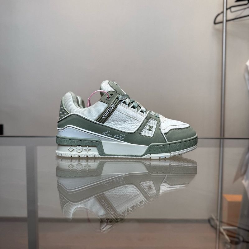 Louis Vuitton Louis Vuitton Green Trainer Low-top Sneakers 0079 Size US 7.5 / EU 40-41 - 2 Thumbnail