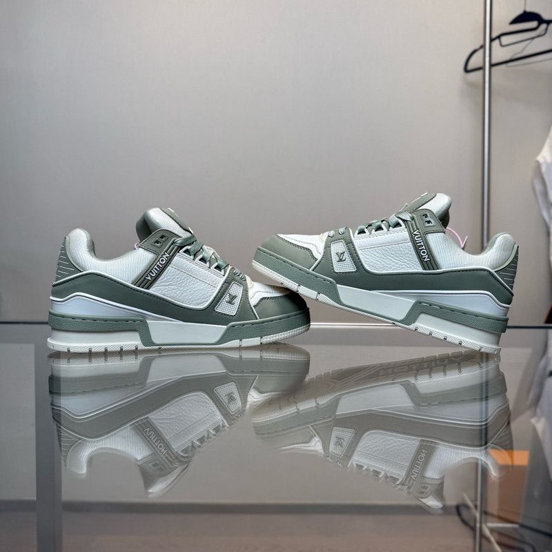 Louis Vuitton Louis Vuitton Green Trainer Low-top Sneakers 0079 Size US 7.5 / EU 40-41 - 4 Thumbnail