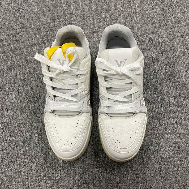 Louis Vuitton Louis Vuitton White Trainer Low Top Sneakers 0079 Size US 7.5 / EU 40-41 - 2 Thumbnail