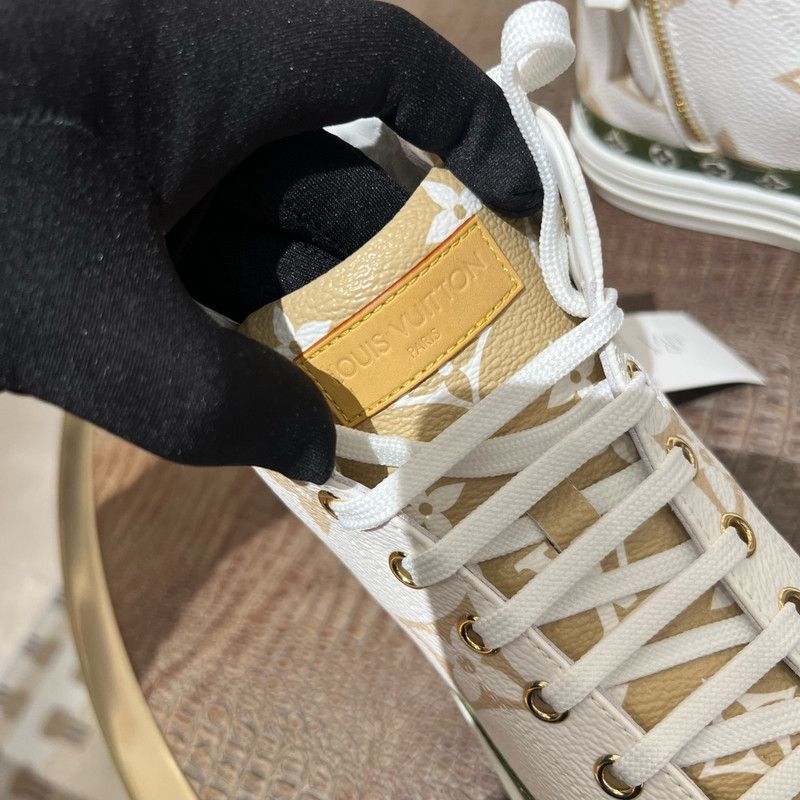 Louis Vuitton Louis Vuitton Stylish High-Top Sneakers 0079 Size US 5.5 / EU 38 - 15 Thumbnail
