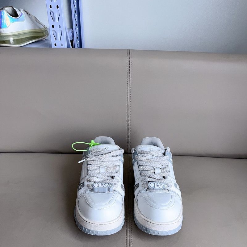 Louis Vuitton Louis Vuitton Trainer Low-Top Sneakers for Men 0079 Size US 10.5 / EU 43-44 - 2 Thumbnail