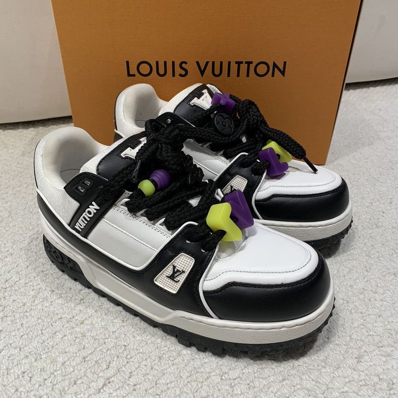 Louis Vuitton Louis Vuitton Trainer Maxi Sneakers for Unisex 0079 Size US 8 / EU 41 - 8 Thumbnail