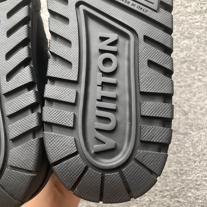 Louis Vuitton Louis Vuitton Black Low-Top Ski Sneakers 0079 Size US 8.5 / EU 41-42 - 12 Thumbnail