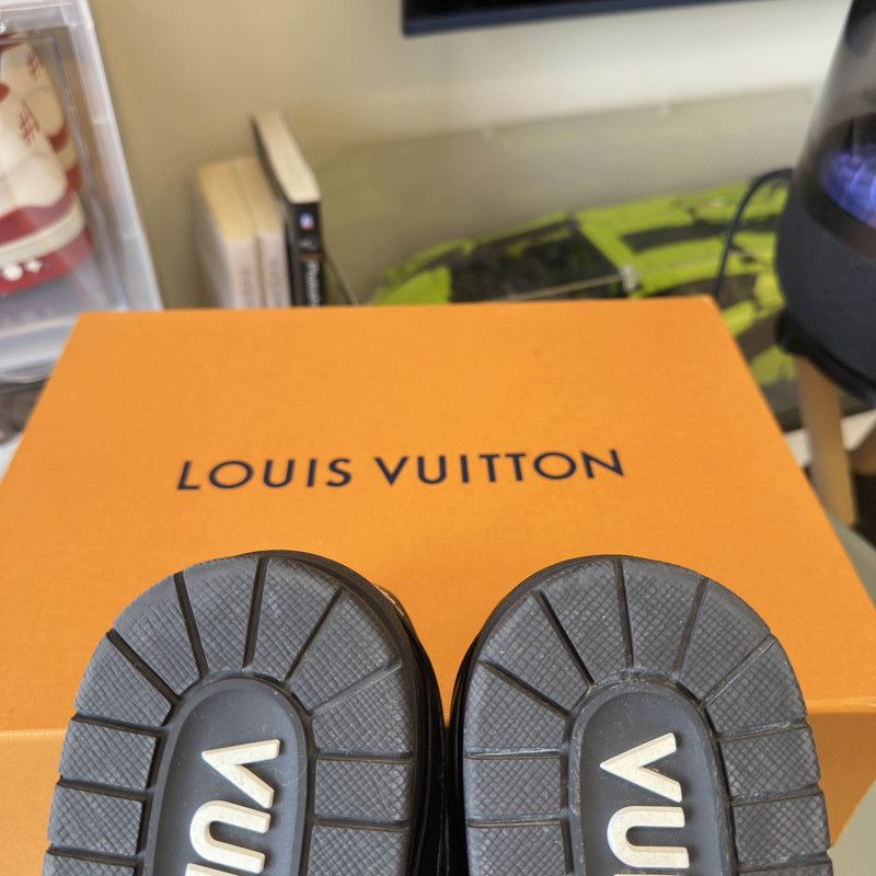 Louis Vuitton Louis Vuitton Trainer Black Leather Low-Top Sneakers 0079 Size US 8.5 / EU 41-42 - 7 Thumbnail