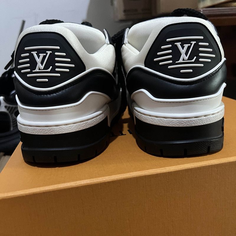 Louis Vuitton Louis Vuitton Trainer Maxi Sneakers for Men and Women 0079 Size US 8 / EU 41 - 3 Thumbnail