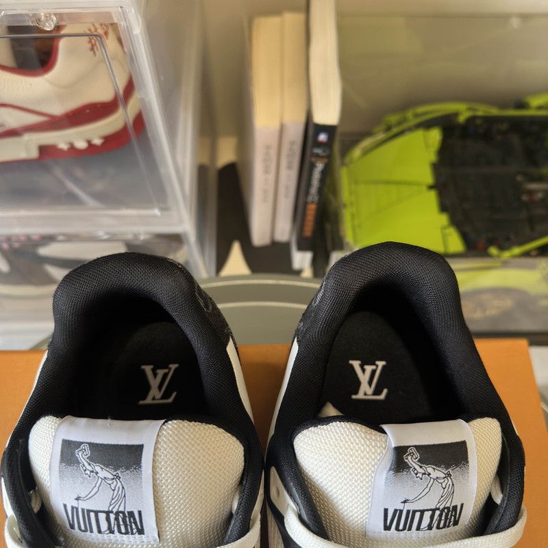 Louis Vuitton Louis Vuitton Trainer Low Top Fashion Sneakers for Everyone 0079 Size US 9.5 / EU 42-43 - 12 Thumbnail