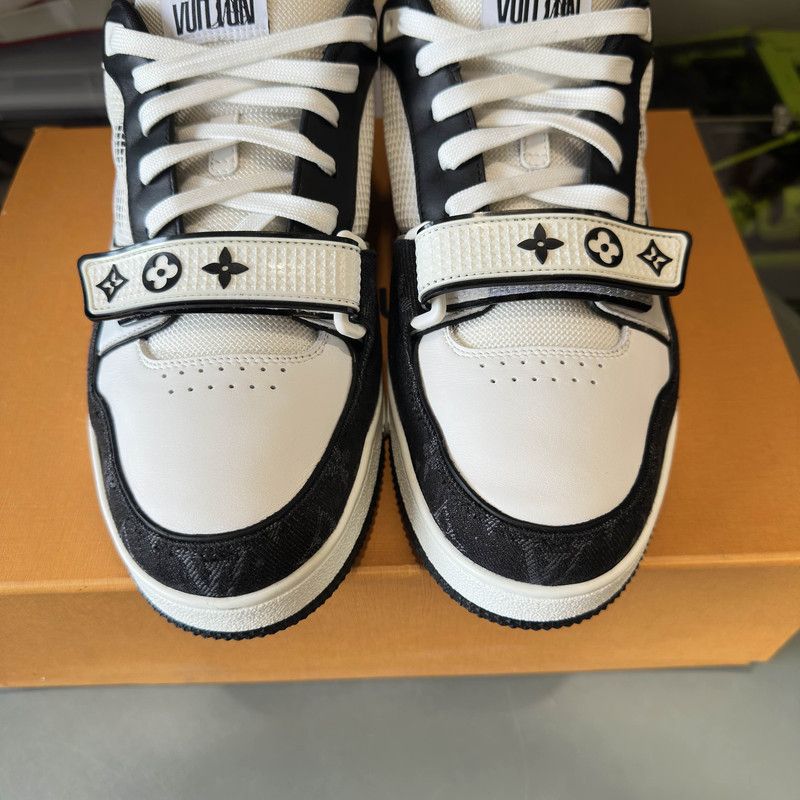Louis Vuitton Louis Vuitton Trainer Low Top Fashion Sneakers for Everyone 0079 Size US 9.5 / EU 42-43 - 11 Thumbnail