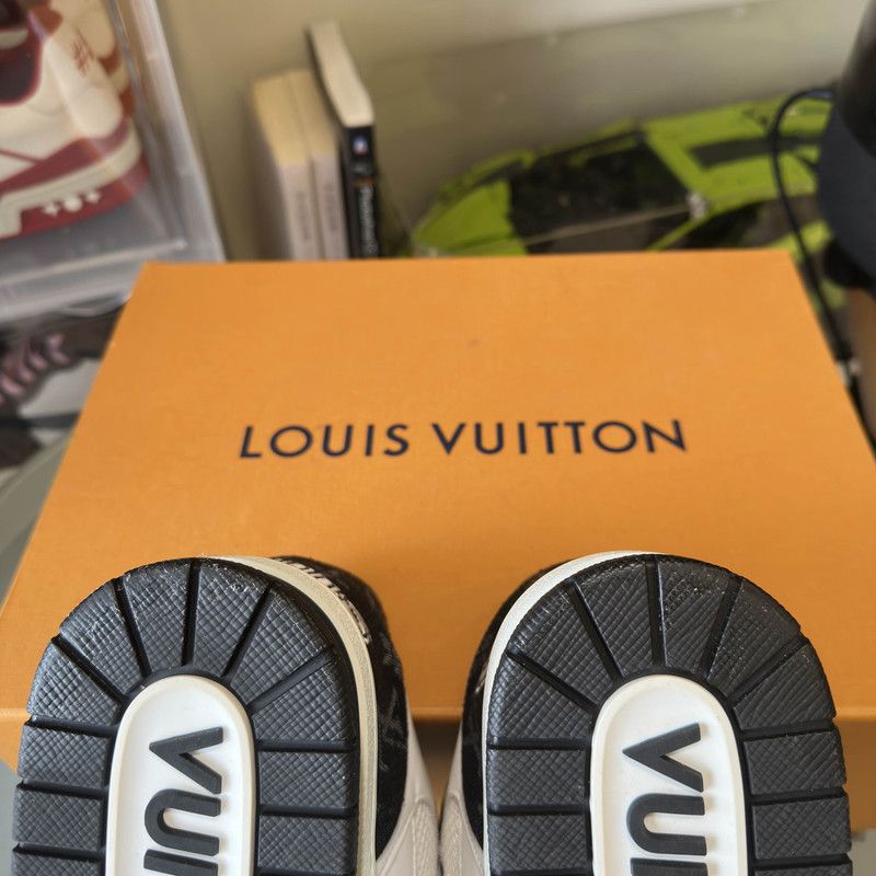Louis Vuitton Louis Vuitton Trainer Low Top Fashion Sneakers for Everyone 0079 Size US 9.5 / EU 42-43 - 7 Thumbnail