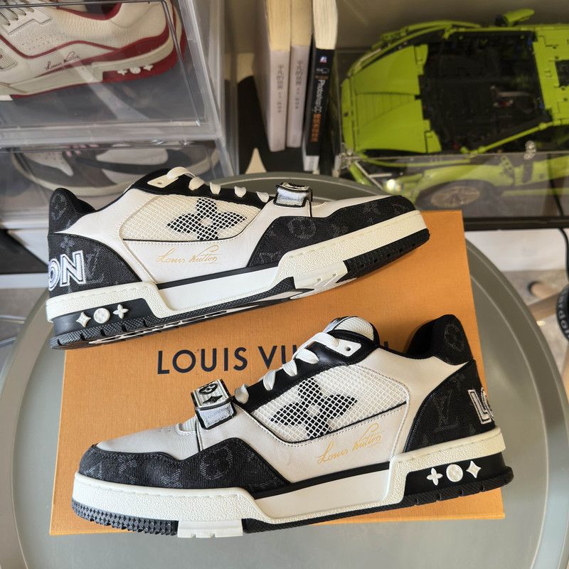 Louis Vuitton Louis Vuitton Trainer Low Top Fashion Sneakers for Everyone 0079 Size US 9.5 / EU 42-43 - 8 Thumbnail
