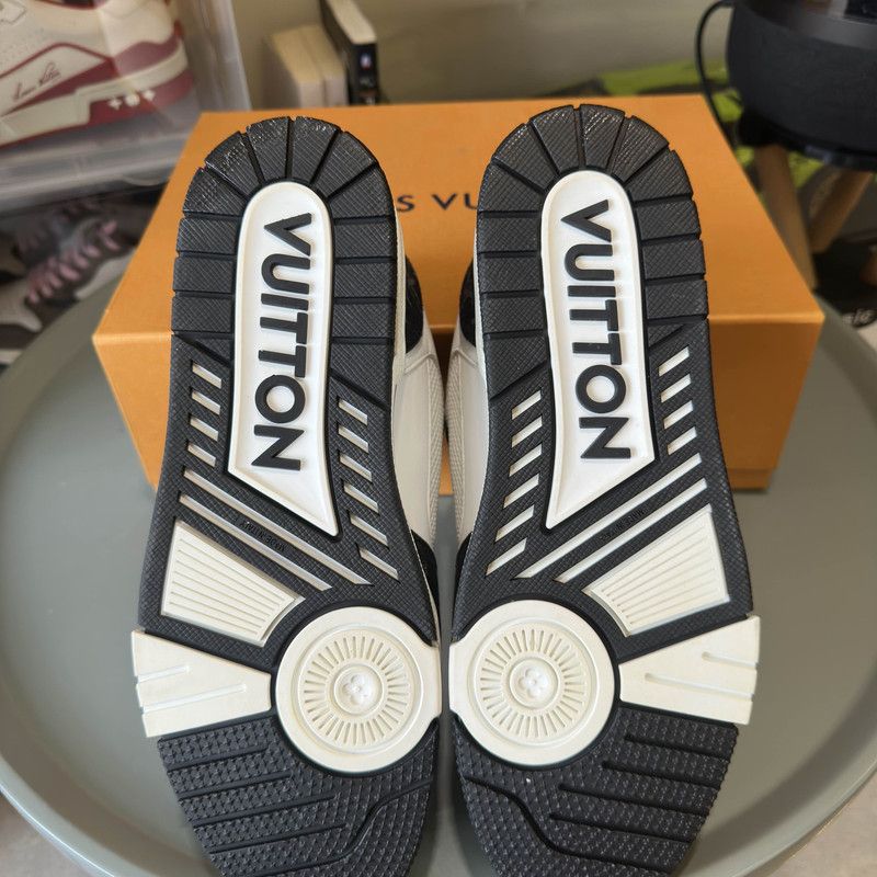 Louis Vuitton Louis Vuitton Trainer Low Top Fashion Sneakers for Everyone 0079 Size US 9.5 / EU 42-43 - 4 Thumbnail