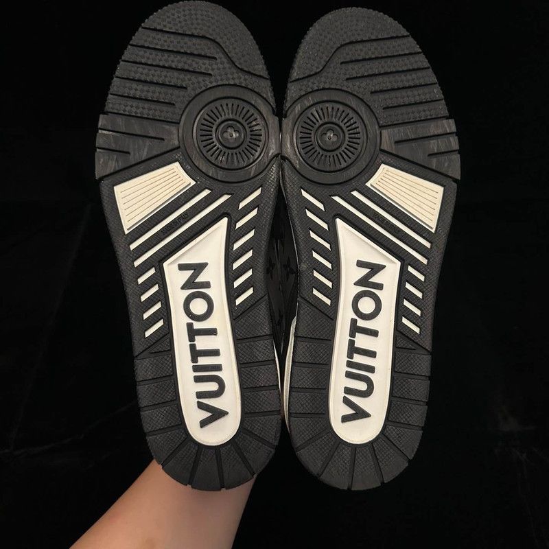 Louis Vuitton Louis Vuitton Trainer Low-Top Fashion Sneakers 0079 Size US 9 / EU 42 - 4 Thumbnail