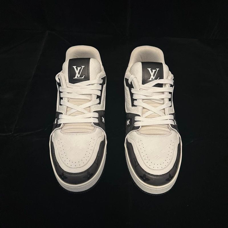 Louis Vuitton Louis Vuitton Trainer Low-Top Fashion Sneakers 0079 Size US 9 / EU 42 - 2 Thumbnail