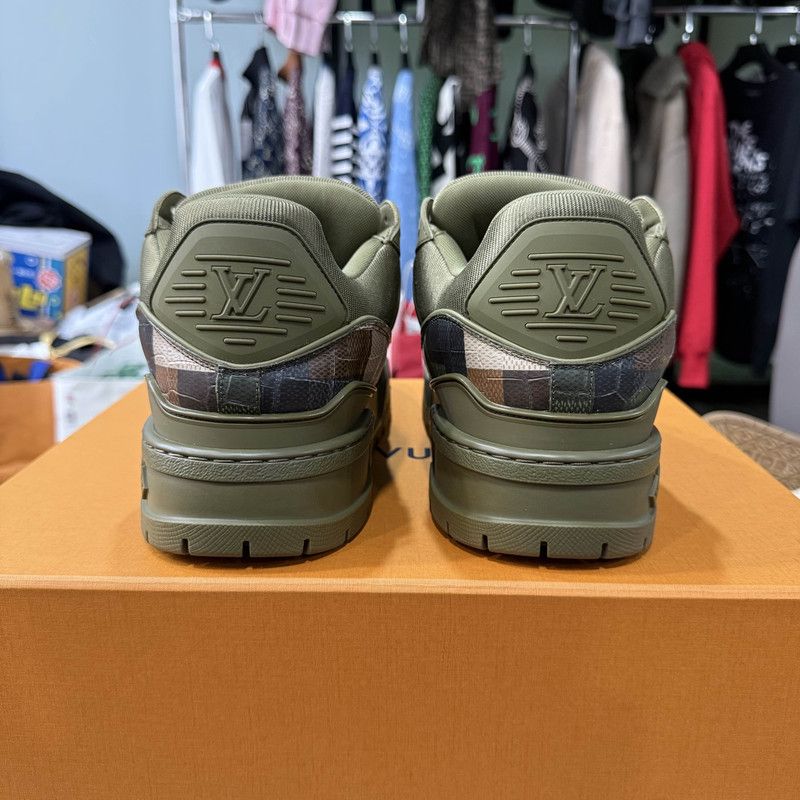 Louis Vuitton Louis Vuitton Trainer Maxi Low Sneakers in Green 0079 Size US 9.5 / EU 42-43 - 3 Thumbnail