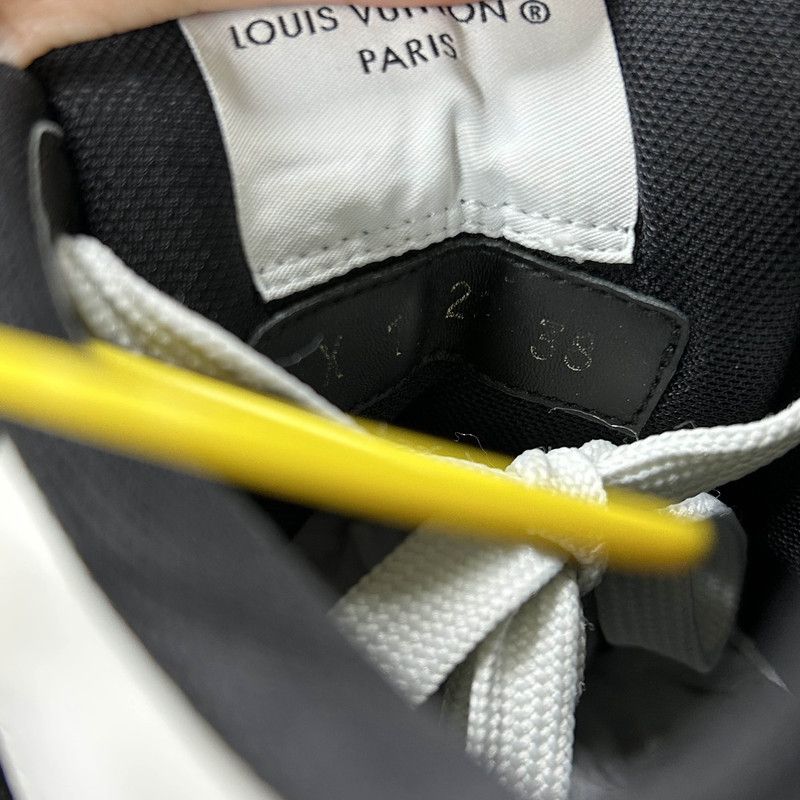 Louis Vuitton Louis Vuitton Trainer Black and White Sneakers 0079 Size US 7.5 / EU 40-41 - 5 Thumbnail