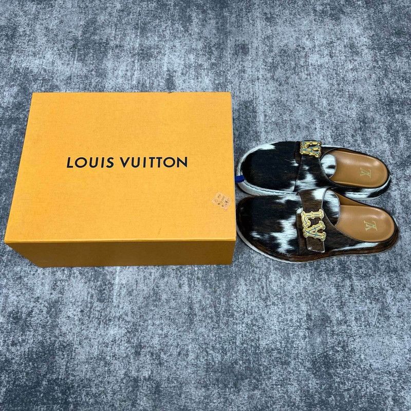 Louis Vuitton Easy Black Leather Slip-On Mules 0079