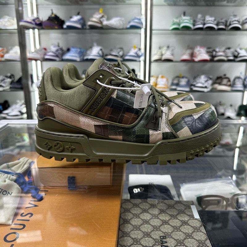 Louis Vuitton Louis Vuitton Trainer Maxi Green Low-Top Sneakers 0079 Size US 9.5 / EU 42-43 - 7 Thumbnail