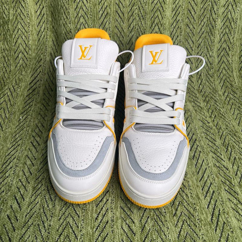 Louis Vuitton Louis Vuitton Classic Signature Low-Top Sneakers 0079 Size US 9.5 / EU 42-43 - 2 Thumbnail