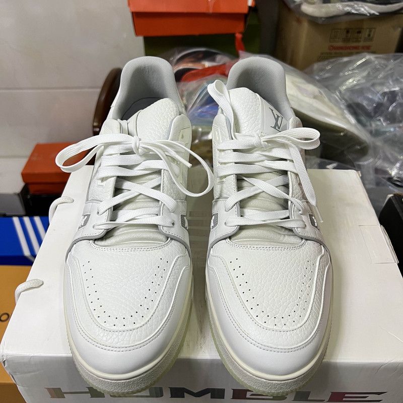 Louis Vuitton Louis Vuitton Trainer Low Top Sneakers in White 0079 Size US 10.5 / EU 43-44 - 2 Thumbnail