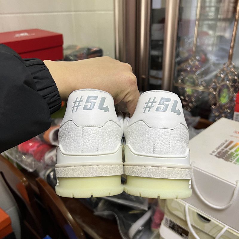 Louis Vuitton Louis Vuitton Trainer Low Top Sneakers in White 0079 Size US 10.5 / EU 43-44 - 3 Thumbnail