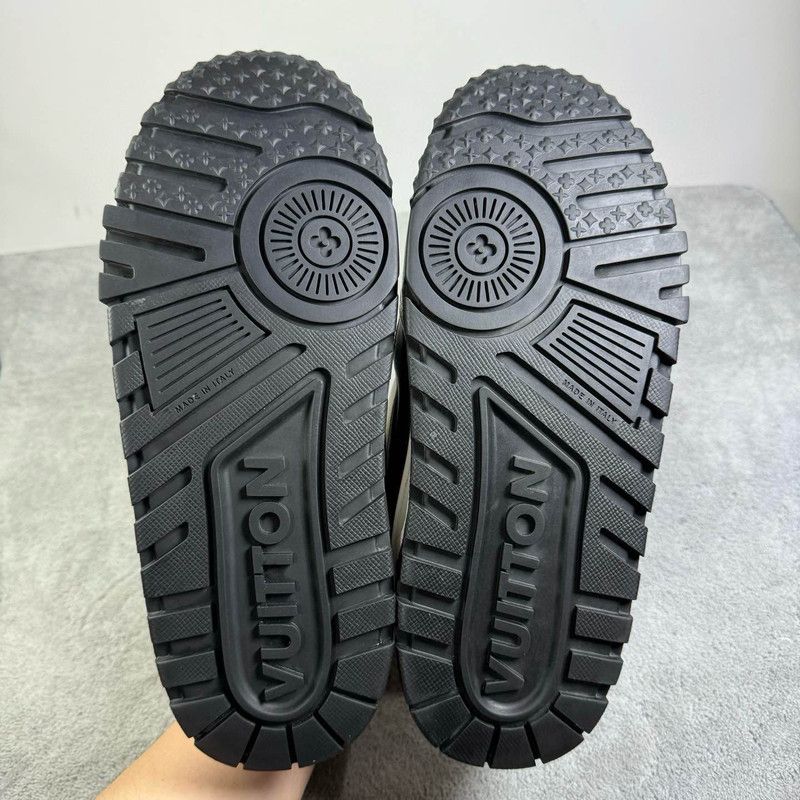 Louis Vuitton Louis Vuitton Trainer Maxi Low Top Sneakers 0079 Size US 8.5 / EU 41-42 - 4 Thumbnail