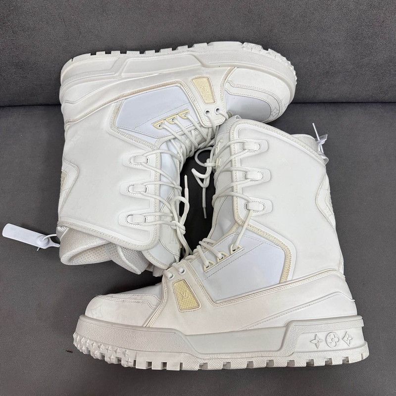 Louis Vuitton Louis Vuitton White Trainer Snow Boots for Men 0079 Size US 9.5 / EU 42-43 - 8 Thumbnail