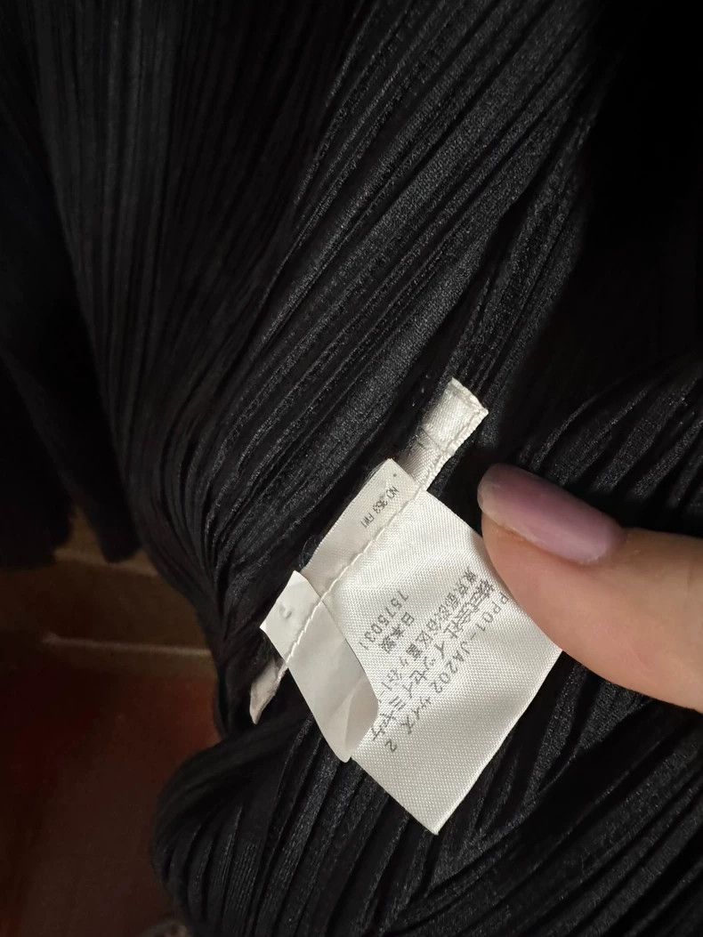 Issey Miyake pleats please black cardigan with slit design-dmc Size US M / EU 48-50 / 2 - 4 Thumbnail