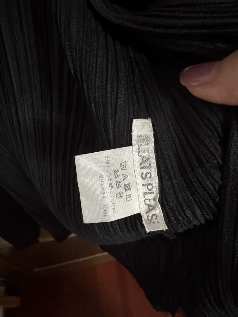 Issey Miyake pleats please black cardigan with slit design-dmc Size US M / EU 48-50 / 2 - 3 Thumbnail
