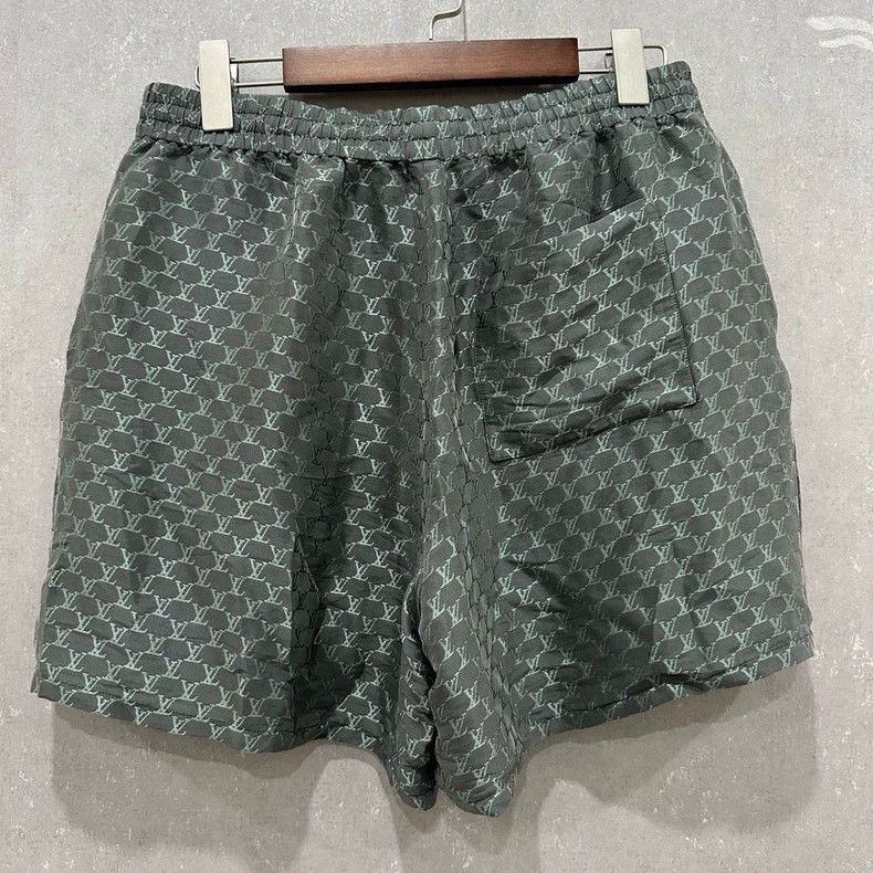 Louis Vuitton louis vuitton logo print silk shorts Size US 31 - 2 Thumbnail