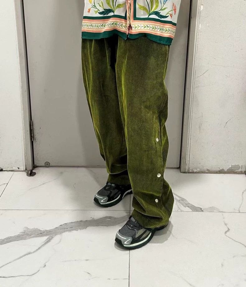 Song For The Mute green relaxed button-up casual pants Size US 31 - 8 Thumbnail