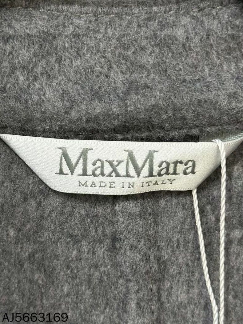 Max Mara gray wool cape coat by MaxMara Size US M / EU 48-50 / 2 - 4 Thumbnail