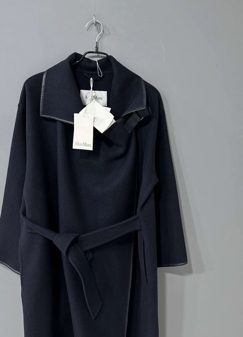 Max Mara navy collar wrap coat by MaxMara Size US S / EU 44-46 / 1 - 2 Thumbnail