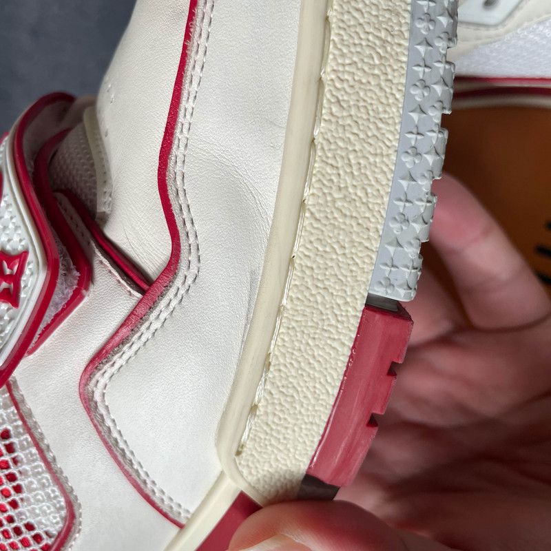 Louis Vuitton Louis Vuitton Retro White Red Trainer Sneakers 0079 Size US 8.5 / EU 41-42 - 14 Thumbnail