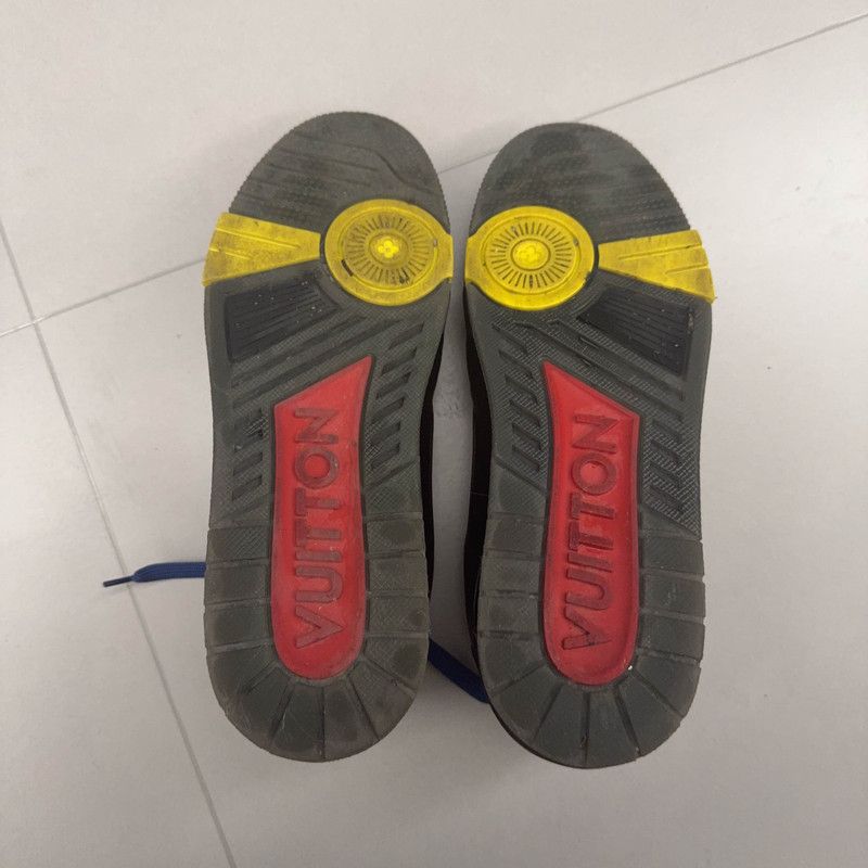 Louis Vuitton Louis Vuitton Trainer Black Sneaker with Gold Accent 0079 Size US 9.5 / EU 42-43 - 4 Thumbnail