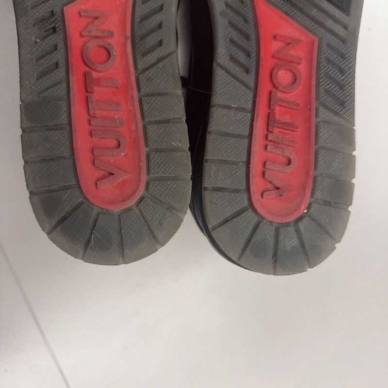 Louis Vuitton Louis Vuitton Trainer Black Sneaker with Gold Accent 0079 Size US 9.5 / EU 42-43 - 7 Thumbnail