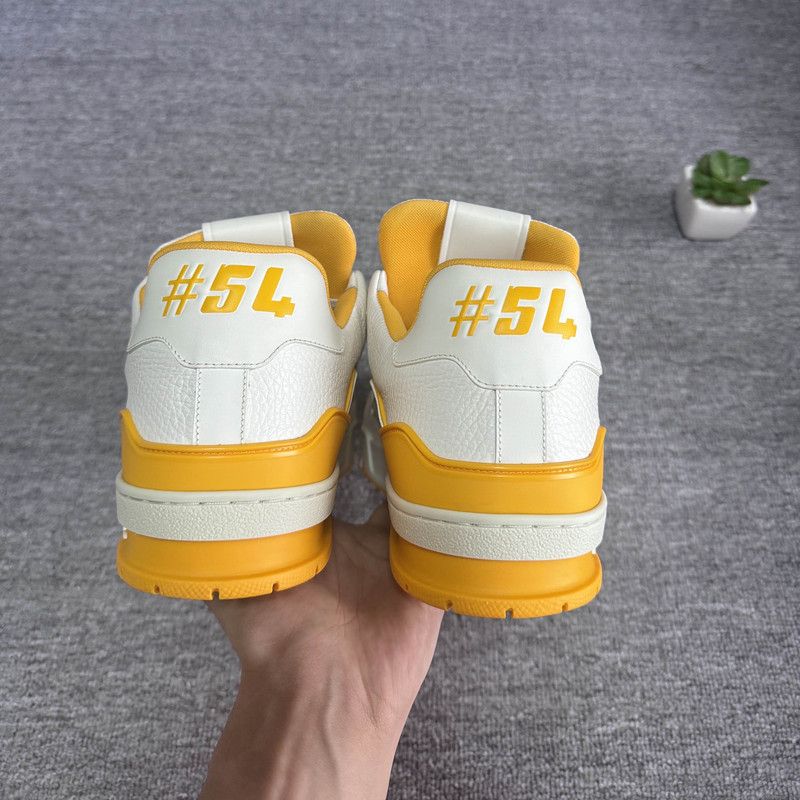 Louis Vuitton Louis Vuitton Classic Trainer Low Top Sneakers 0079 Size US 9.5 / EU 42-43 - 3 Thumbnail