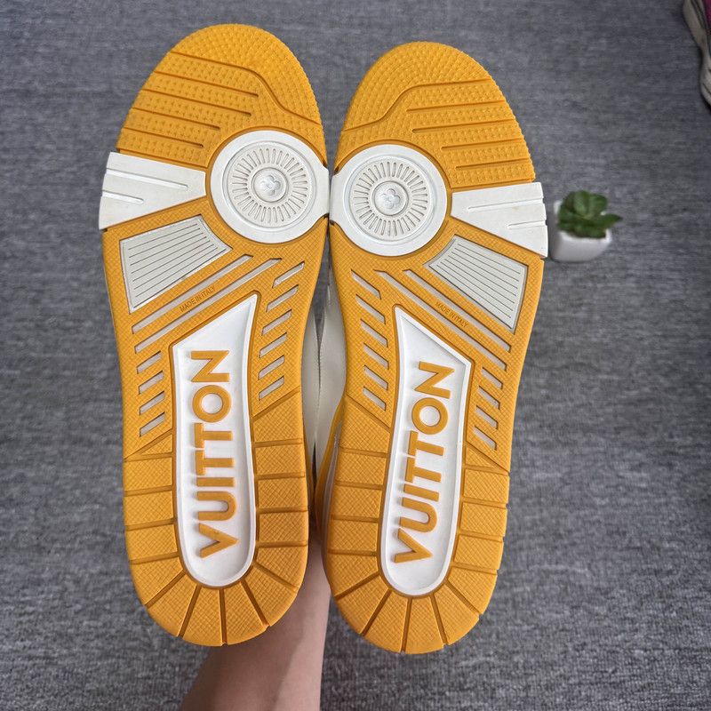 Louis Vuitton Louis Vuitton Classic Trainer Low Top Sneakers 0079 Size US 9.5 / EU 42-43 - 4 Thumbnail