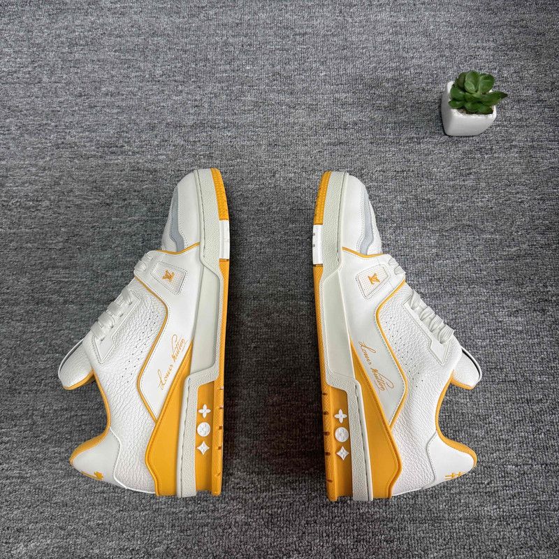 Louis Vuitton Louis Vuitton Classic Trainer Low Top Sneakers 0079 Size US 9.5 / EU 42-43 - 8 Thumbnail