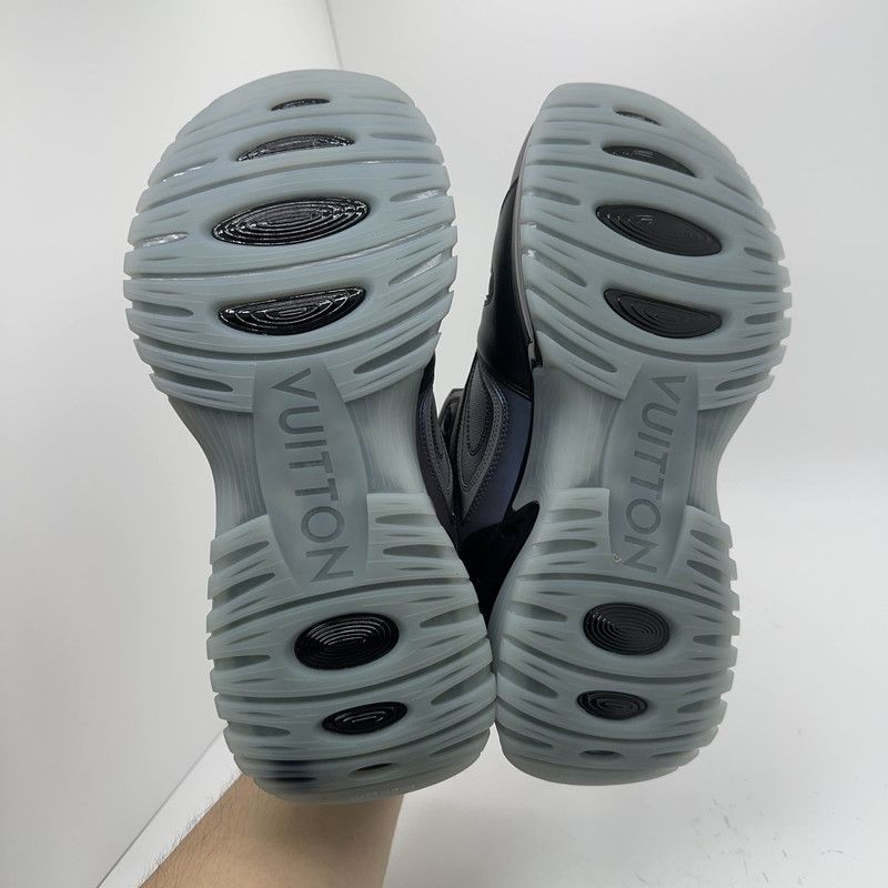 Louis Vuitton Louis Vuitton Run Away Pulse Sneakers in Black and Purple 0079 Size US 7 / EU 40 - 4 Thumbnail