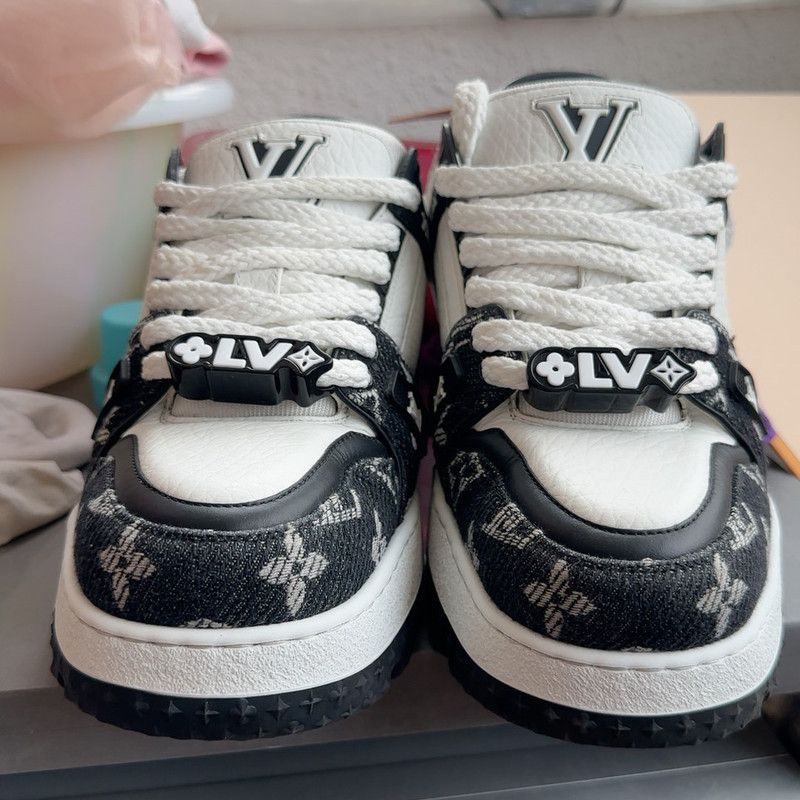 Louis Vuitton Louis Vuitton Trainer Maxi Black and White Sneakers 0079 Size US 8 / EU 41 - 2 Thumbnail